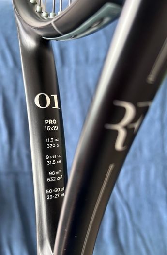 Tennis racket Wilson RF 01