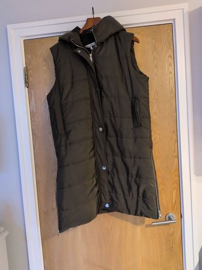 Marc Angelo Long Padded Gilet With A Hood. S. Large - 16.