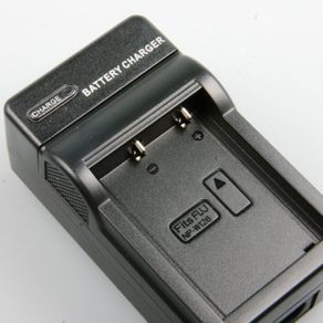 NP-W126 / NP-W126S Travel & Car Charger for Fujifilm