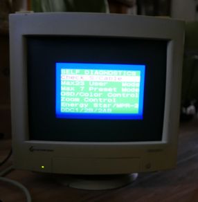 Vintage Gateway 2000 Gateway 500CS Monitor (IN WORKING ORDER)
