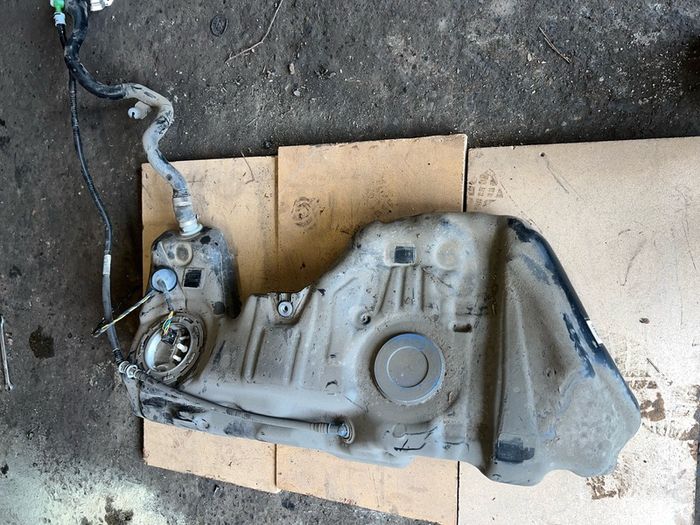 BMW F31 318d F30 F34 F32 F33 F36 Fuel Tank Plastic 7344067 7342629