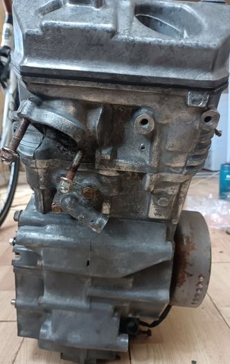 Honda Deauville 650 engine