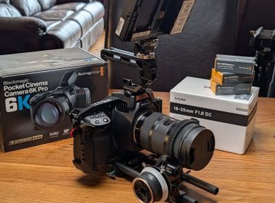 Blackmagic Design Pocket Cinema Camera 6k Pro Kit