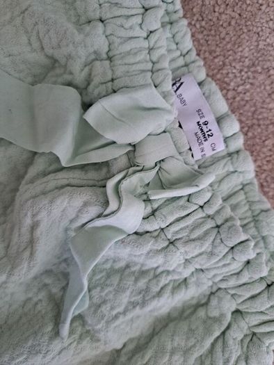 Zara girls cute bow 9-12 shorts