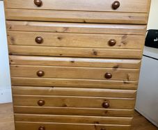 Chest of drawers