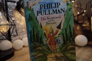 The Scarecrow And His Servant ! by Philip Pullman ! Hardcover ! 2004 ! by Doubleday !