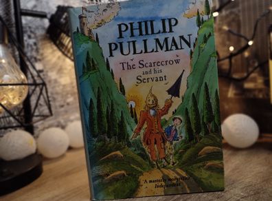 The Scarecrow And His Servant ! by Philip Pullman ! Hardcover ! 2004 ! by Doubleday !