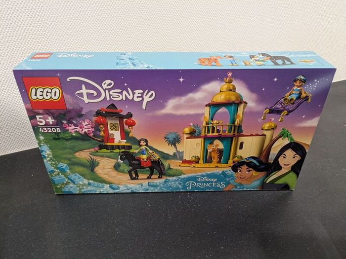 LEGO Disney Princess: Jasmine and Mulans Adventure (43208)