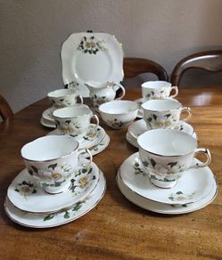 Pretty Arklow Pottery Vintage Tea Set 6 Settings