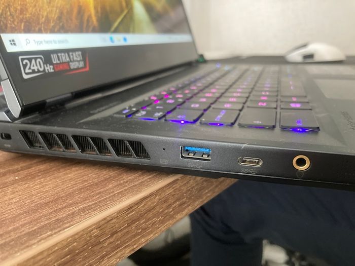 Msi Raider Gaming Laptop / RTX 2070 / i7 5.1Ghz / 2TB HDD / 16GB Ram / 240HZ
