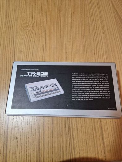 Roland TR-09