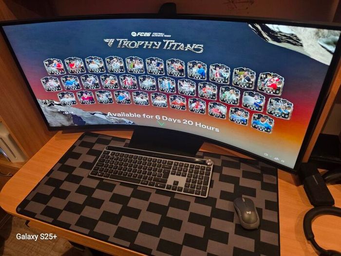 Samsung Odyssey G7 40"