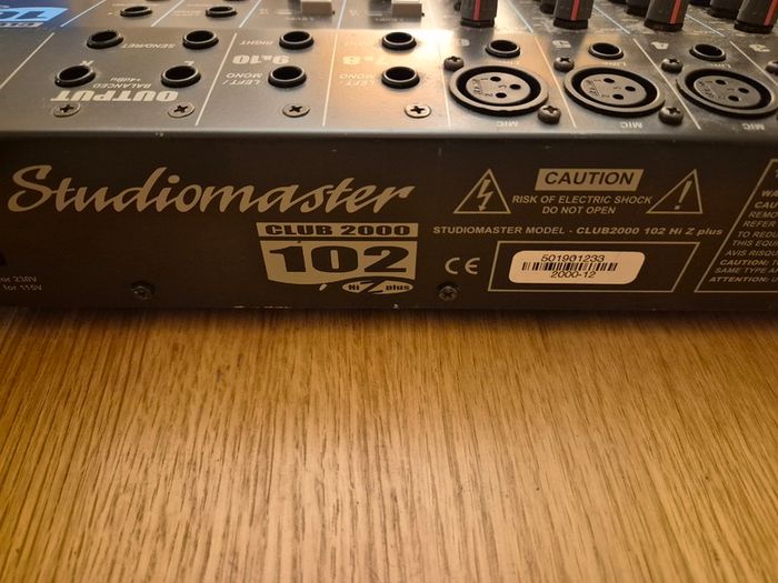 Studiomaster Club 2000 102 Hiz Plus sound mixer
