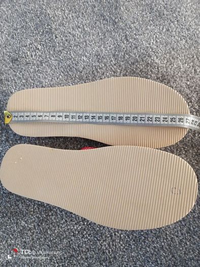 NEW.women's leather slippers. Size 5
