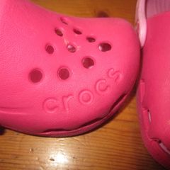 PINK crocs    size 5