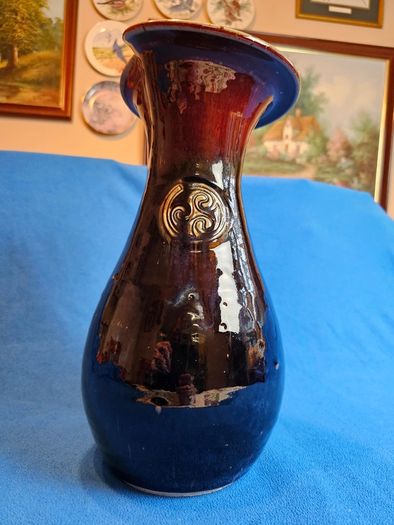 Beautiful Stately Colm De Ris Vase