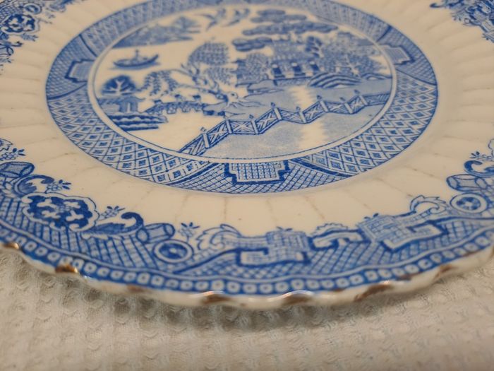 Antique Blue Willow pattern plate scalloped edge