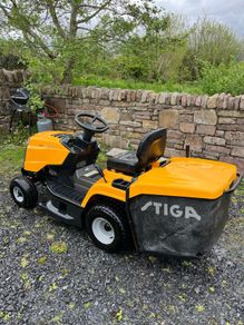 Ride on lawnmower