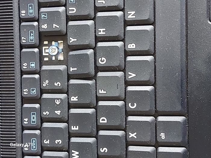 HP Pavilion zv6000, Windows XP, in excellent cosmetic condition, A Genuine real Blast from the past