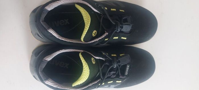 Uvex safety shoes