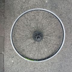 27,5 rear wheel with 8 cassette, v-brake type.