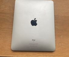 Apple iPad 1st Generation A1219 64GB Vintage Collectible