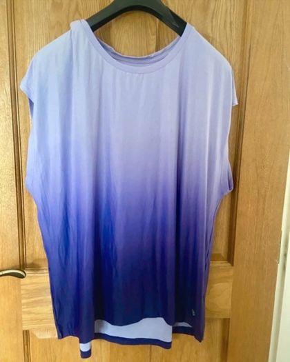 Two tone active top