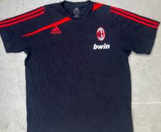 A.C. Milan training top