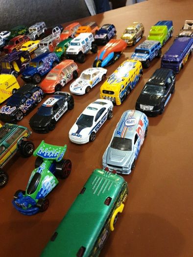 50 x hot wheels