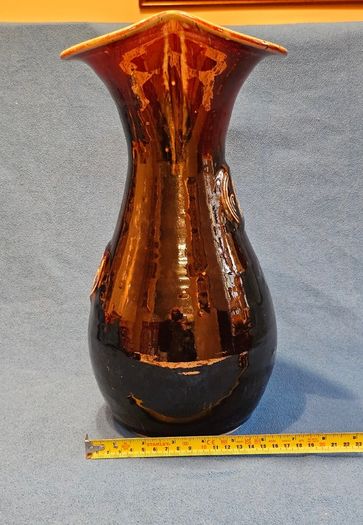 Beautiful Stately Colm De Ris Vase