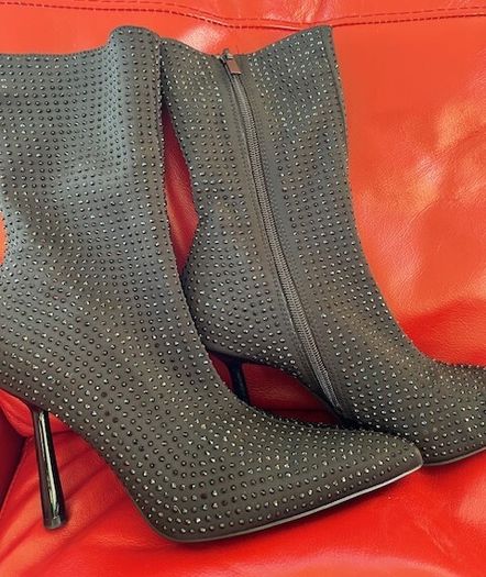 High-heel Dressy Ankle Boots With Sparkly Rhinestones Sequins Jet Black. In Excellent Condition Size Eu 39 Uk 6.   With original protective bag.