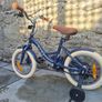 Child's vintage bicycle Image 4