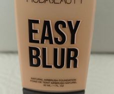 Huda easy blue foundation