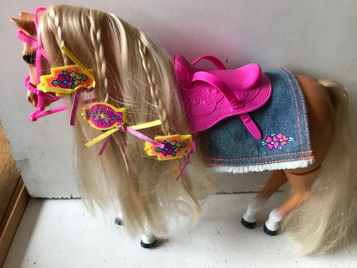 Vintage Barbie Horse Sprint
