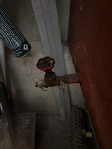 Metal oil tank
