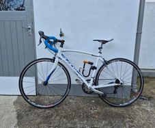 Road bike- Avanti Giro 3