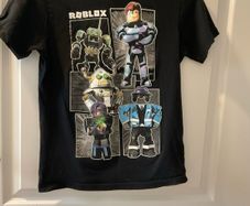 Roblox t shirt, 10 to 11,