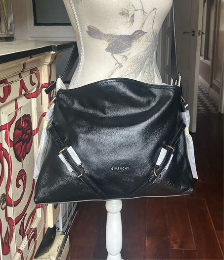 Givenchy Voyou hobo in calfskin , silver and Goldware , NWT