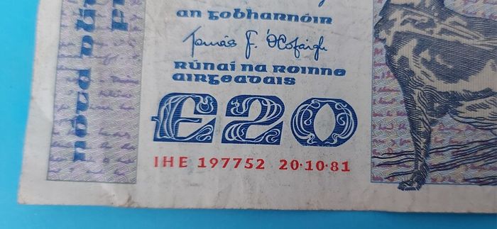 Irish 1981 Twenty Pound "YEATS"  banknot in V.Fine  condition