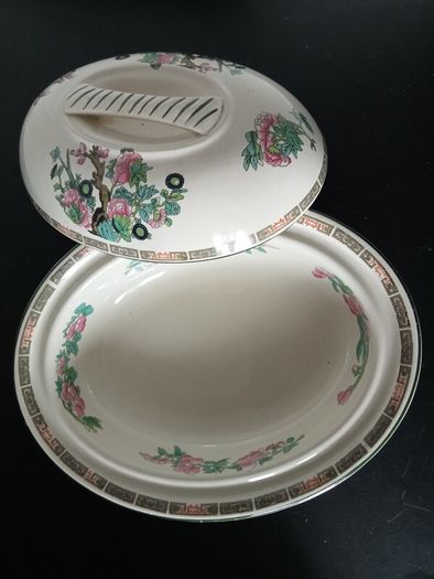 Rare  Dunn Bennett & Co Burslem England "Indian Tree" Serving Bowls