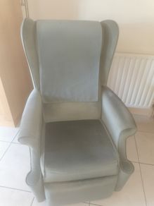 Orthopedic fireside chair