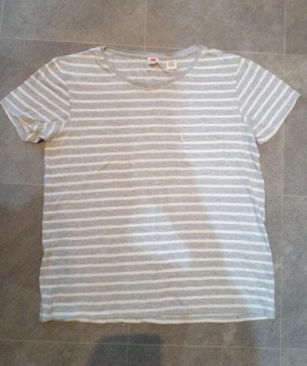 Ladies Levis t-shirt size M