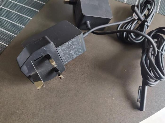 Genuine Microsoft Surface AC Adapter Charger 24W Model 1736 Go Pro Power Supply Adaptor
