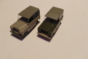 2 Land Rover model cars