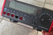 Uni-t multimeter