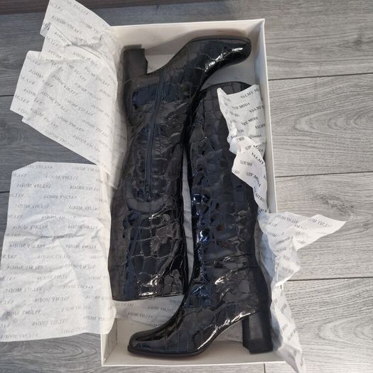 Vintage Valmy Moda boots