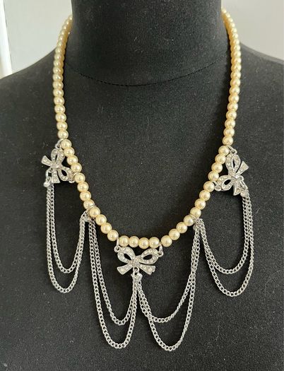 pearl necklace