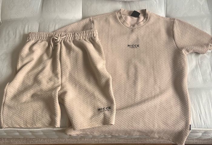 Nicce London set