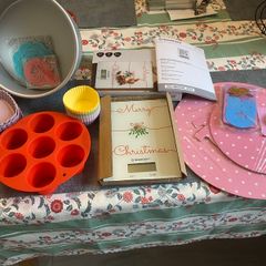 Baking bundle - Silvercrest scales, silicone moulds and cake boards