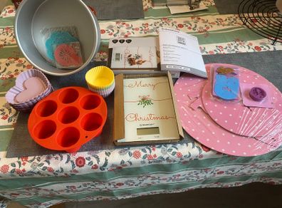 Baking bundle - Silvercrest scales, silicone moulds and cake boards